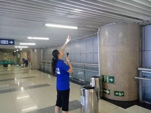 星光閃耀 暑運(yùn)服務(wù)中的計(jì)算機(jī)房維護(hù)