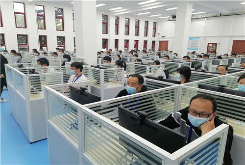 繼續(xù)教育學院斥資百萬進行計算機房改造升級，為業(yè)務拓展提供硬件保障